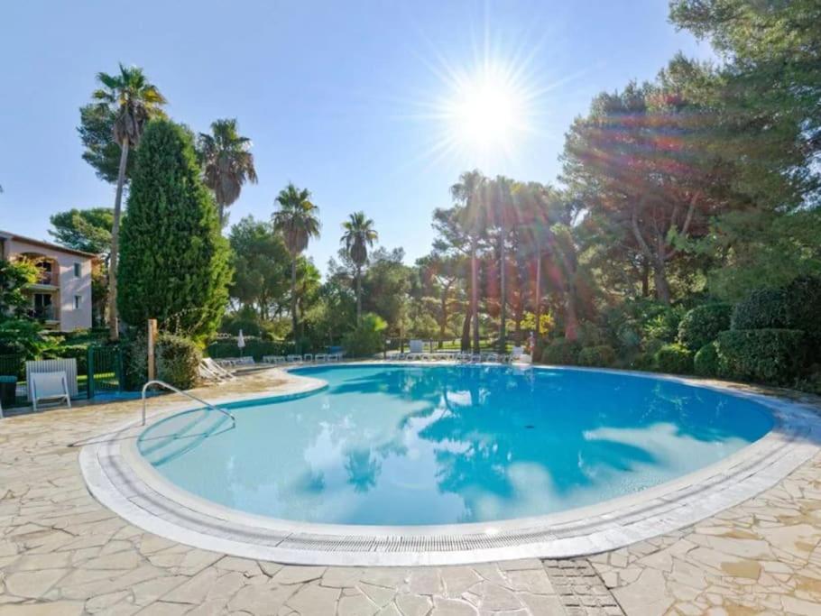Superbe Appartement 50M De La Plage En Bord De Mer Ιέρ Εξωτερικό φωτογραφία