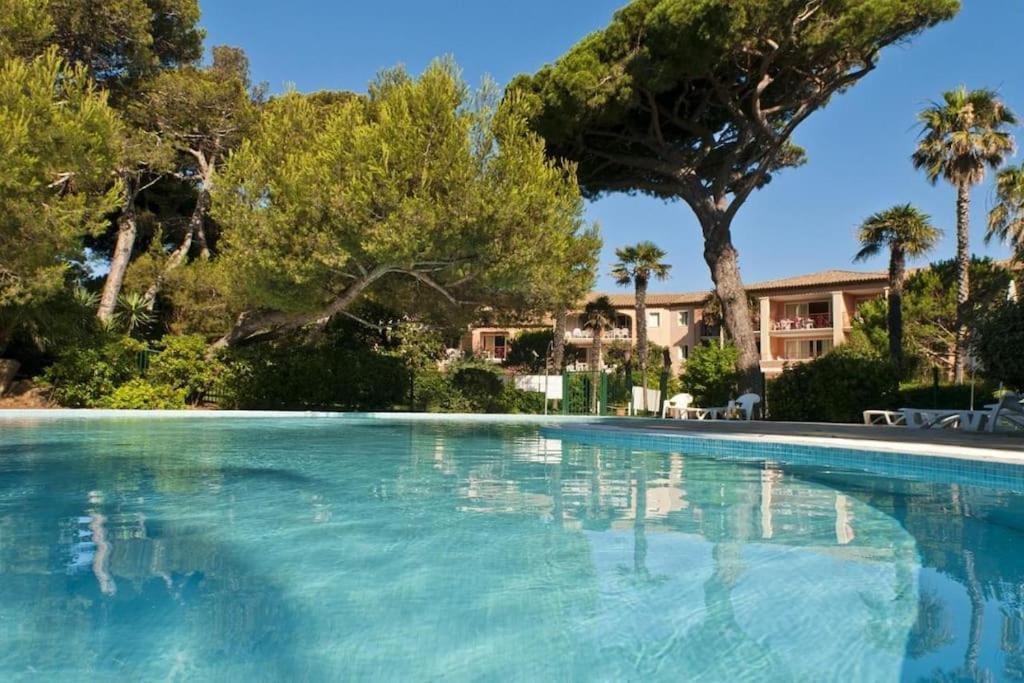 Superbe Appartement 50M De La Plage En Bord De Mer Ιέρ Εξωτερικό φωτογραφία
