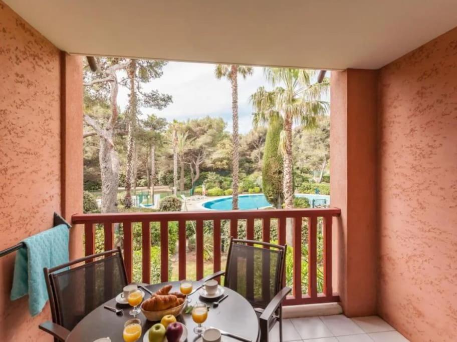 Superbe Appartement 50M De La Plage En Bord De Mer Ιέρ Εξωτερικό φωτογραφία